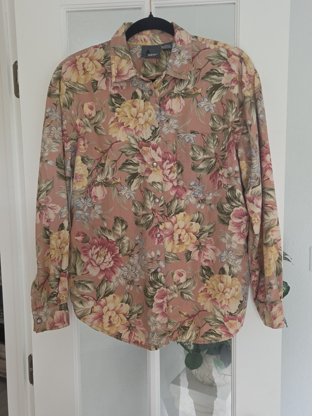 VTG Womens Peach Floral Western Style Button-Down Shirt(s)